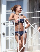 Мелани Браун - в бикини на балконе в Лос-Анжелесе, 24 июня 2012г. (21xHQ) Fff650200199329