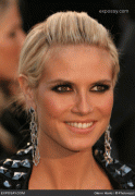 8928eb32039244.gif