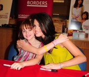 Meet and Greet for Ramona and Beezus at Borders Store (17 июля) 3a297289335775